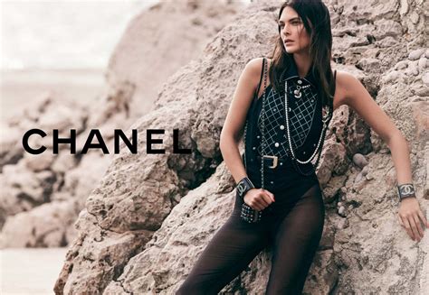 シャネル 公式サイト：CHANEL.COM .